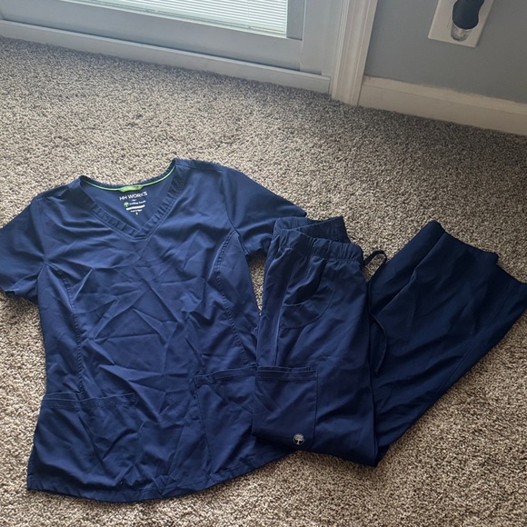 Healing hands baby blue scrub set - small top and bottom - Picture 1 of 1